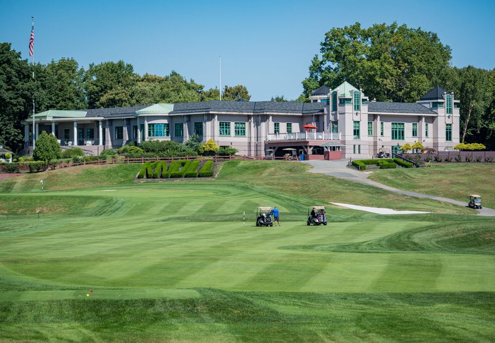 Course photo for Knoll West Country Club